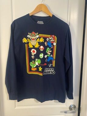 Nintendo Navy Blue Super Mario Graphic Long Sleeve Tee Size Men’s Medium
